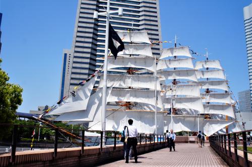 みなとみらいのイベント 広げた真っ白な帆が美しい 日本丸 総帆展帆 そうはんてんぱん 横浜関内 みなとみらい